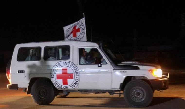 Hamas 13 İsrailli esiri daha serbest bıraktı