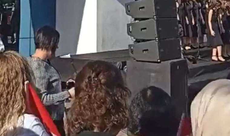 ‘Bütün nimetlerinden faydalanıp onu yok etmeye çalışıyorlar’ diyen öğretmene gözaltı: Cumhuriyeti savunmak suç!