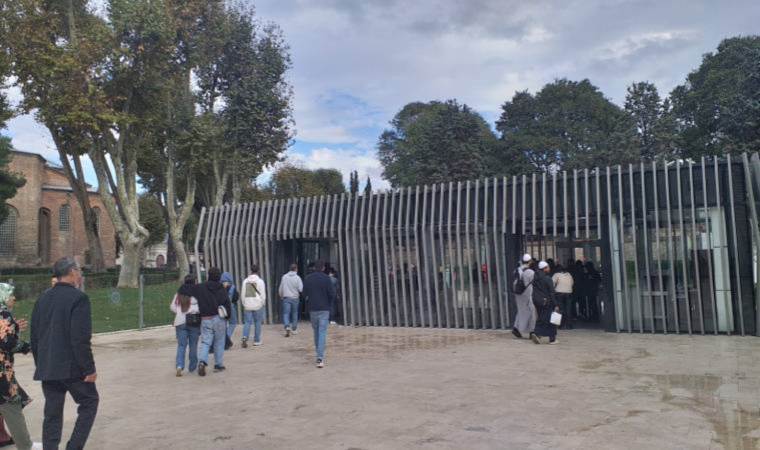 Topkapı Sarayı’nın avlusuna ucube!