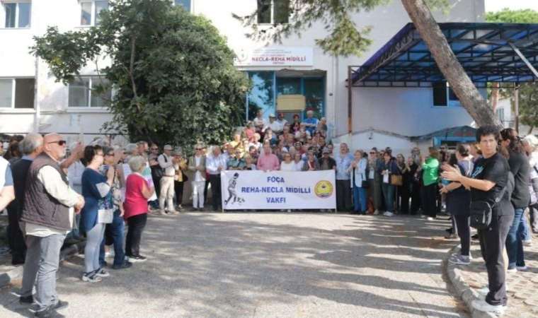 Foçalılar eski devlet hastanesi için yürüdü