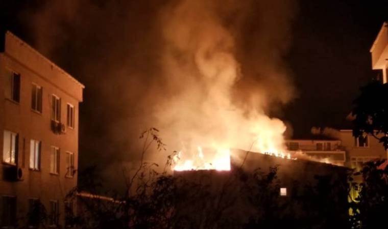 Şişli’de korkutan çatı yangını!