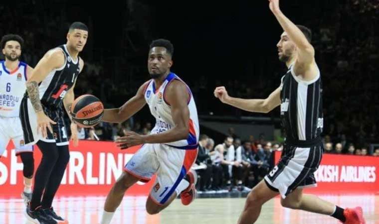 Anadolu Efes, Bologna’ya diş geçiremedi