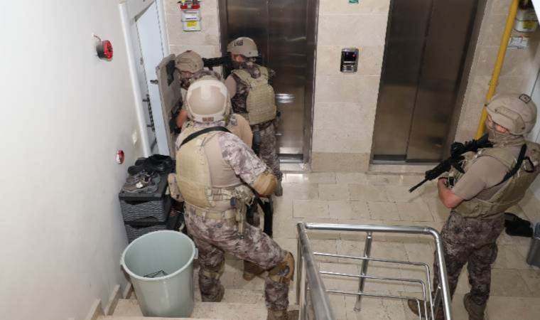 Terör örgütlerine finansman sağlayan 2 şüpheli Mersin’de gözaltına alındı!