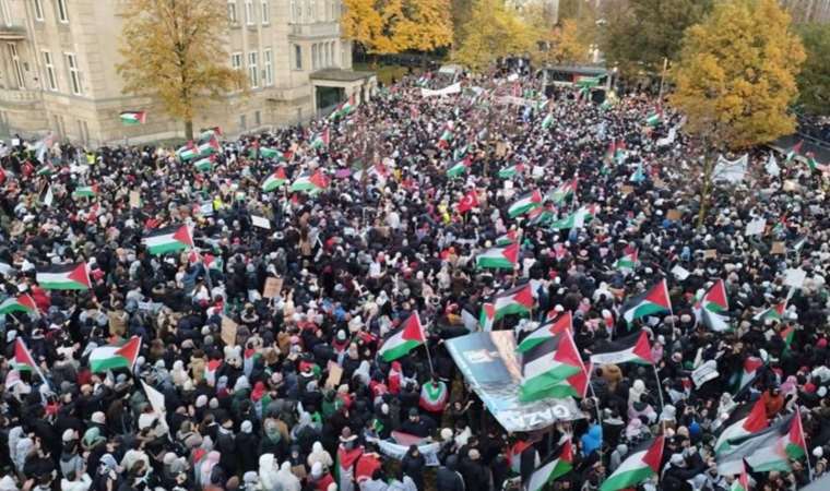 Almanya’da Filistin’e destek: ‘Çocuklar uyurken sessiz olun, ölürken değil’