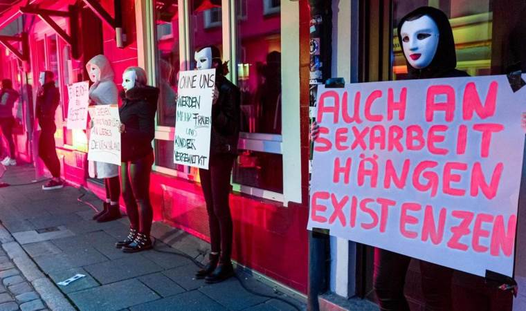 Seks işçileri, Olaf Scholz’u geneleve çağırdı