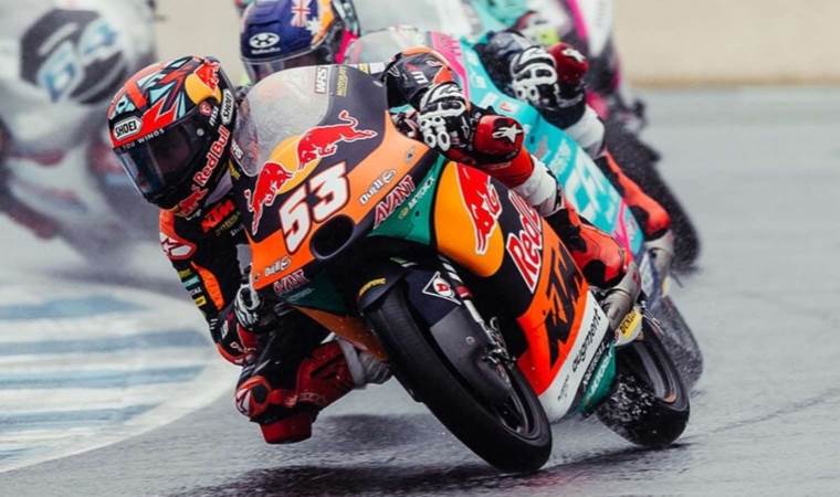 Deniz Öncü’nün sıradaki durağı Malezya! Hedef podyum…