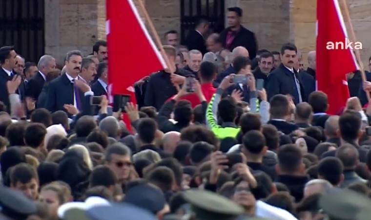 10 Kasım’da da aynı manzara: Erdoğan Anıtkabir’de ‘alkışlandı’