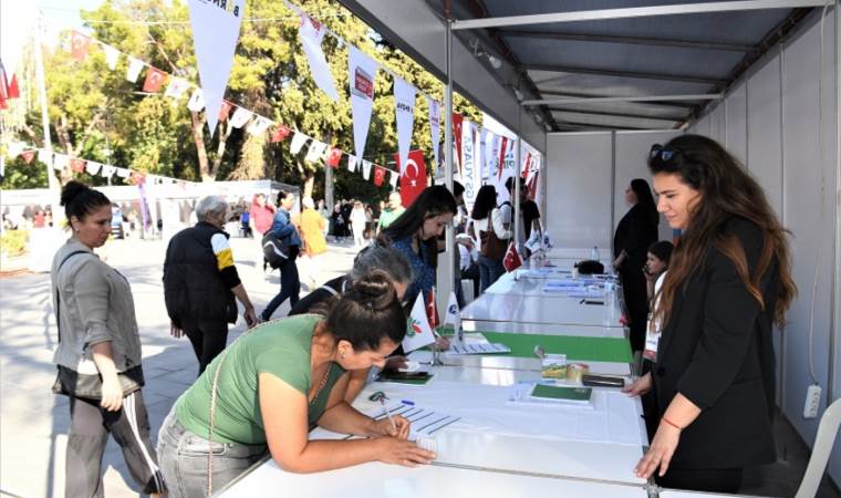 Bornova İstihdam Fuarı’nda 50 bin kişi iş başvurusu yaptı