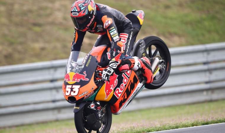 Deniz Öncü Malezya’da istediğini alamadı!