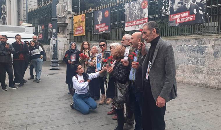 Bakan Yerlikaya ‘Yaşadıkları mağduriyettir’ demişti… Cumartesi Anneleri yıllar sonra Galatasaray Meydanı’nda açıklama yaptı