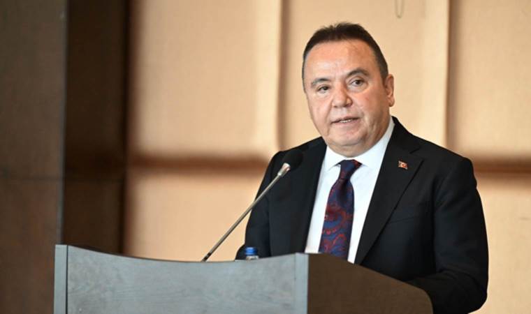 Muhittin Böcek’ten adaylık açıklaması: ‘Suskunluğumuz asaletimizdendir’