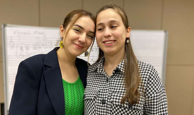 Görme engelli Şevval ve Çağla’nın üniversite hayali gerçek oldu