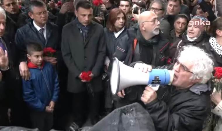 Son dakika… Hrant Dink’in katledildiği yere karanfil bırakılıyor!