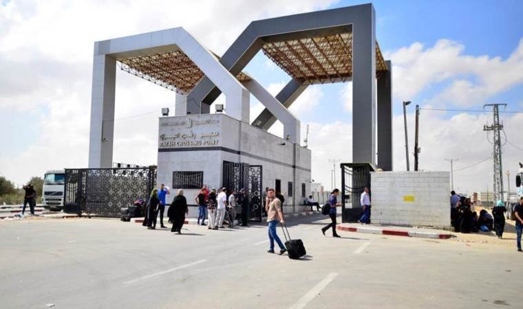 Gazze’ye insani yardımı durdurdu: ‘Açlıkla karşı karşıya’