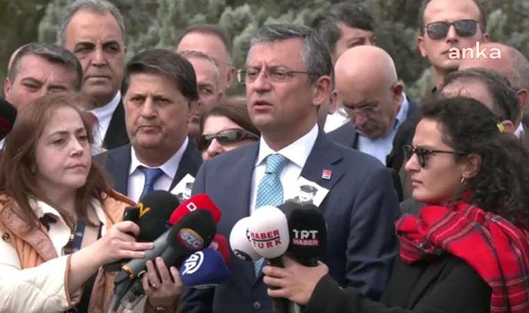 CHP Genel Başkanı Özgür Özel, Bülent Ecevit’i mezarı başında andı