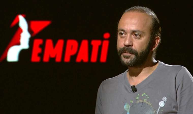 Sarp Akkaya’dan çarpıcı açıklamalar: ‘Zor bir çocukluk geçirdim’