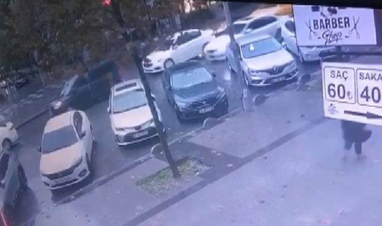 Hırsızlık kamerada… Park halindeki otomobil çalındı!