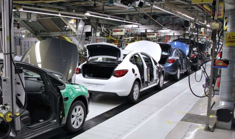 İngiltere’de yeni araç satışları salgın öncesi seviyeye çıktı