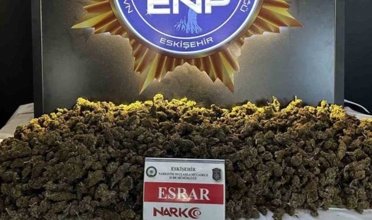 Eskişehir’de 5 kilo 325 gram esrar ele geçirildi