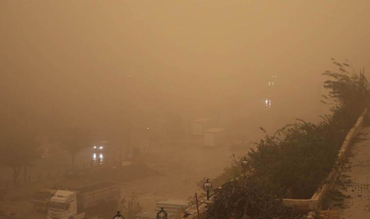 Güneydoğu’da gündüz geceye döndü: Göz gözü görmedi, hava kalitesi düştü