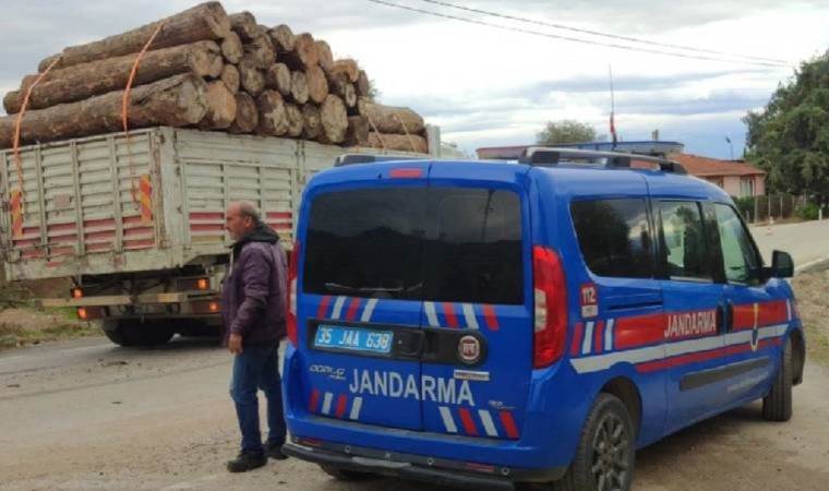 Feci kaza… Kamyonla otomobil çarpıştı: 4 kişi yaralandı!