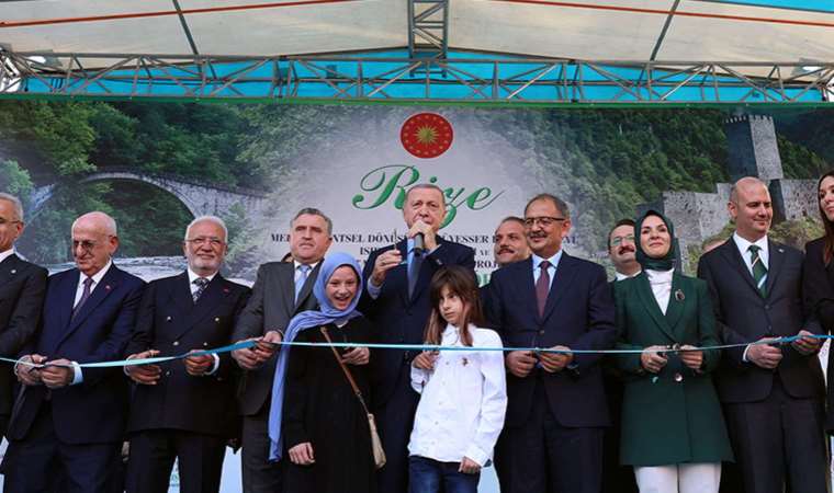 Toplu açılışta yine ‘kurdele’ krizi yaşandı: Küçük kız önce kesti, Erdoğan böyle tepki verdi