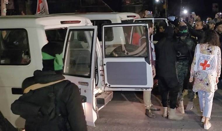 İsrail hapishanelerindeki 30 Filistinli kadın ve çocuk esir serbest bırakıldı