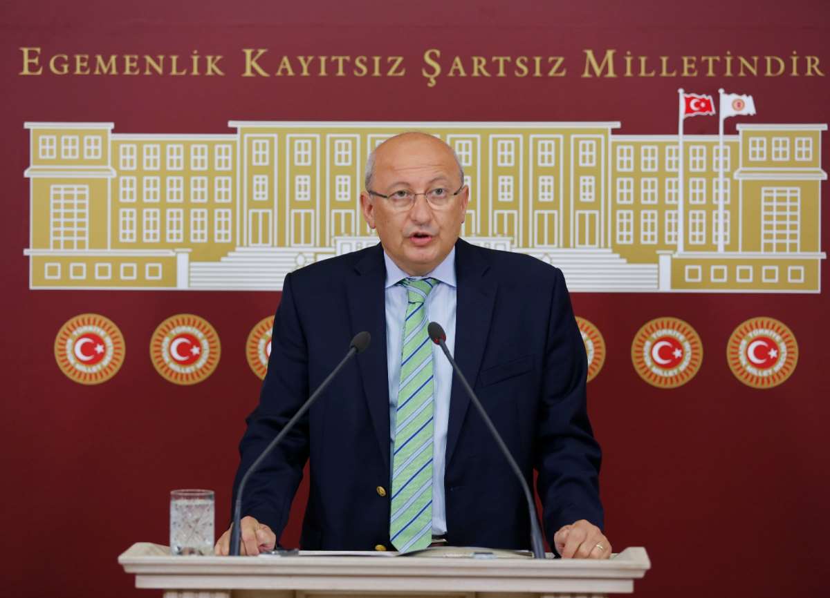 CHP’li Çakırözer iki aylık ‘basın özgürlüğü raporunu’ açıkladı: Gazetecilere tehdit ve tutuklama, haberlere erişim engeli…