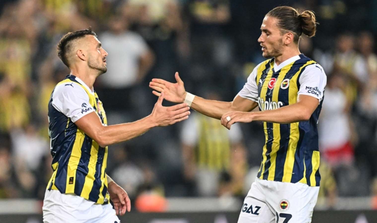 İki isim ceza sınırında: Fenerbahçe'de derbi öncesi kart alarmı!