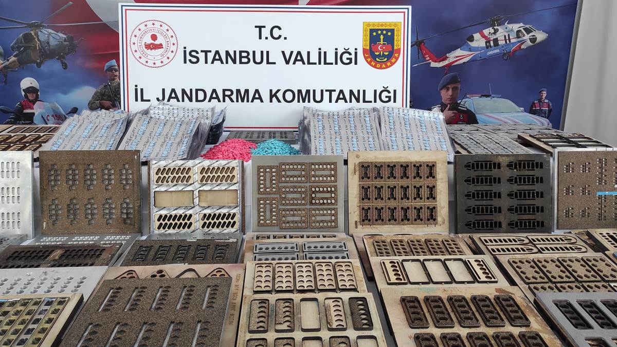 İstanbul'da uyuşturucu operasyonu: 12 milyon 800 bin hap ele geçirildi