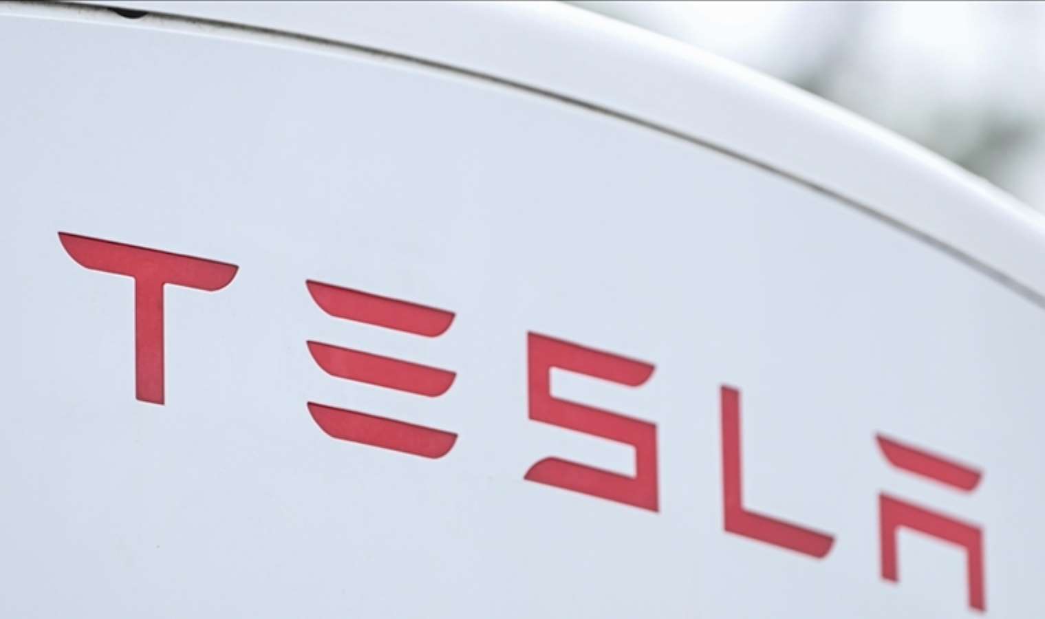 Tesla'nın eski çalışanından skandal iddia: Araçlar Güvenli Değil