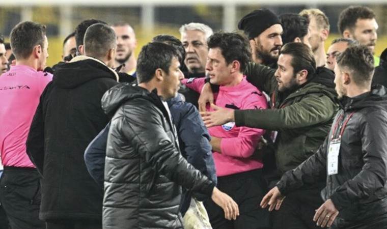 Başhekim, Halil Umut Meler’in son durumunu açıkladı: ‘Sol göz çevresinde kanama ve küçük bir çatlak var’