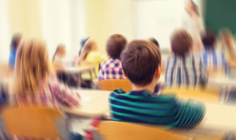 Çocuklara ‘katil İsrail’ dedirttiler