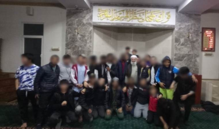 Öğrencilerle camide buluşma: Terör örgütü Hizbullah’a yakınlığı ile bilinen Âlimler ve Medreseler Birliği okullarda