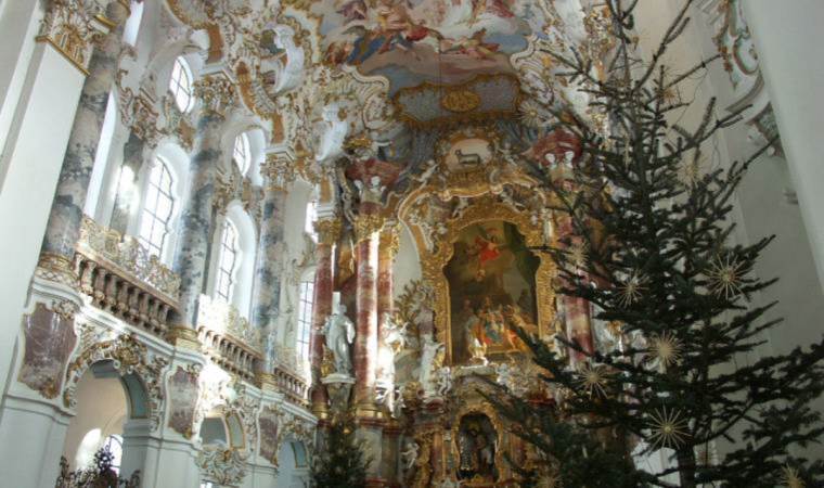 Gerçekle düş arasında bir dünyaya yolculuk