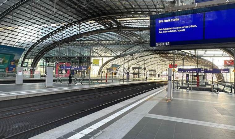 Belçika’da demir yolu çalışanları greve çıktı