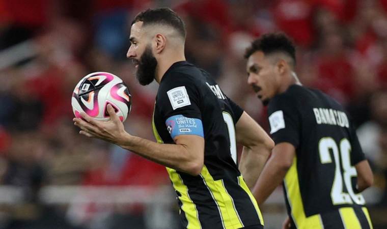 Benzema ve Kante’ye kendi evinde şok!