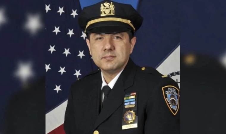 New York’ta 180 yıl sonra bir ilk: Terfi alan ilk Türk kökenli polis oldu