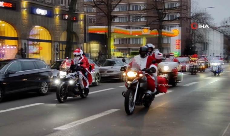 Almanya’da Noel Baba kılığında motosikletli yoksulluk protestosu