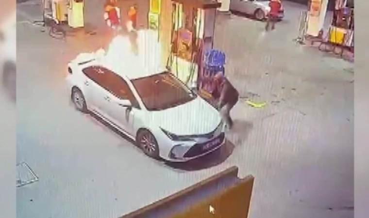 Erzincan’da korku dolu anlar… Akaryakıt istasyonunda araç alev aldı!
