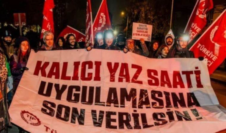 TİP’ten ‘yaz saati uygulaması’ protestosu: Sabah saat 06.30’da bakanlığa yürüdüler