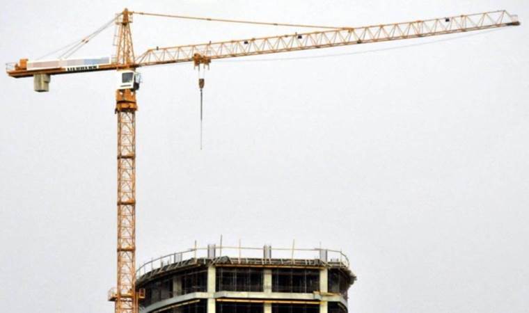 Mavi yaka, beyaz yakayı geride bıraktı! ‘150 bin liraya vinç operatörü aranıyor’