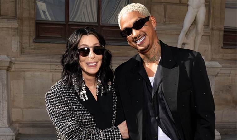 Pop yıldızı Cher kadınlara ‘genç sevgili’ tavsiyesinde bulundu