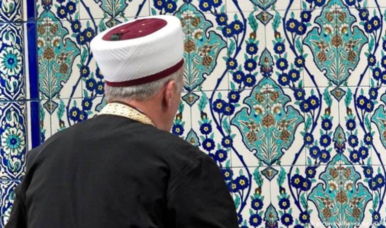 Fransa’da imam kararı: ‘Kendi ülkemizde yetiştireceğiz’