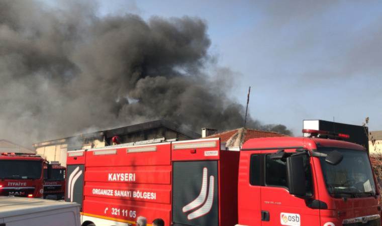 Kayseri’de mobilya fabrikasında yangın
