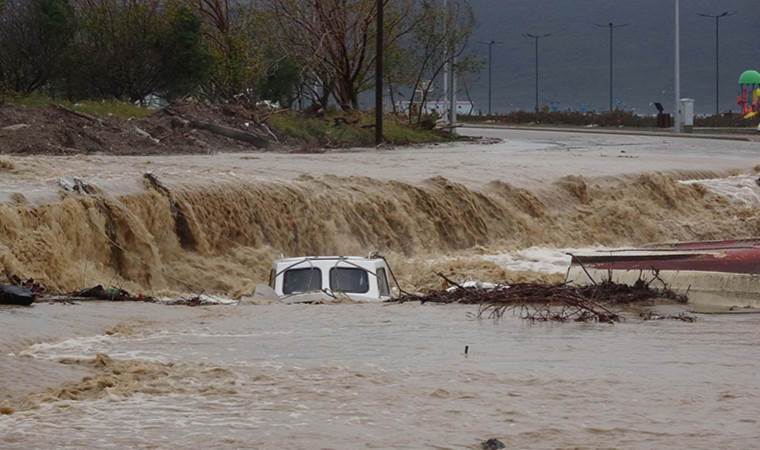 Çanakkale’de sağanak: Dereler taştı, ekipler teyakkuzda!