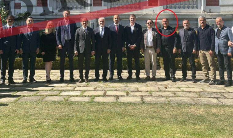 Bakanlığın aradığı uyuşturucu baronu, MHP’li vekillerin fotoğrafından çıktı