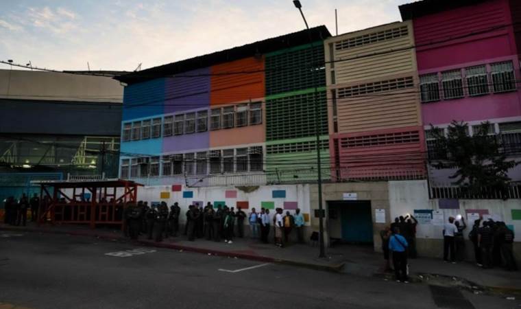 Güney Amerika’da tansiyon yükseliyor: Sınıra asker yığdı