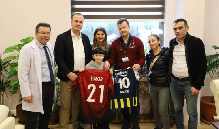 Emre Mor’dan genç Fenerbahçeli’ye jest!