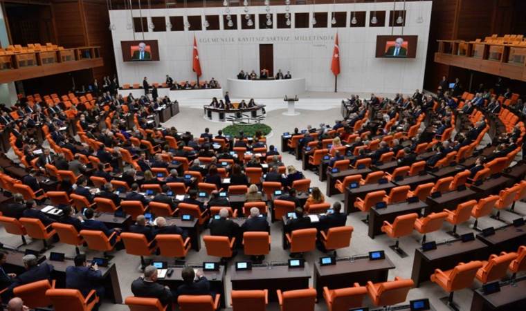 600 milletvekilinden 61’i partisinden istifa etti